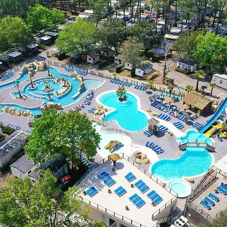 مكان تخييم Mobil A Avec Terrasse - Api-1-52-1420 ميسانج