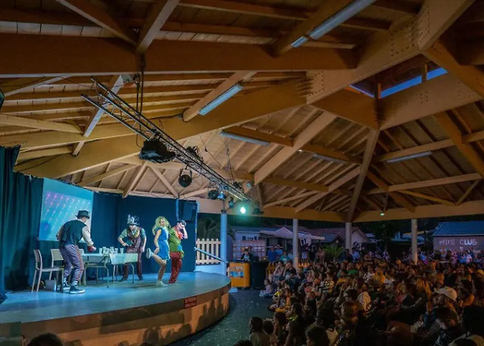 Mobil A Avec Terrasse - Api-1-52-1420 مكان تخييم ميسانج